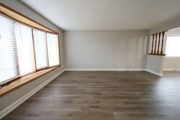 11050 Parkside AVE, Chicago Ridge, IL 60415