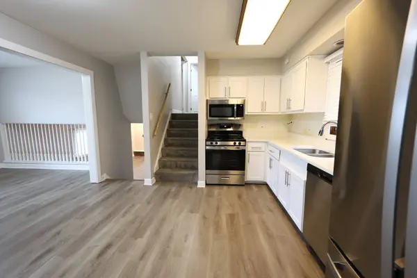 11050 Parkside AVE, Chicago Ridge, IL 60415