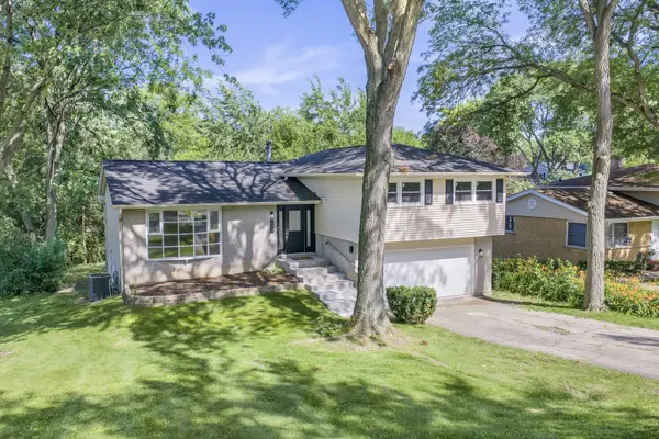123 Kainer AVE, Barrington, IL 60010