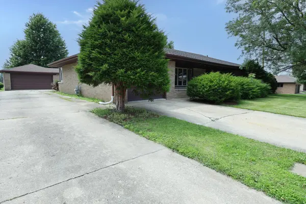 1601 BARTHELONE ST, Crest Hill, IL 60403