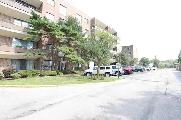 7 E CARRIAGEWAY DR #408, Hazel Crest, IL 60429