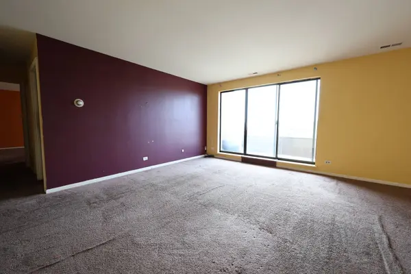 7 E CARRIAGEWAY DR #408, Hazel Crest, IL 60429