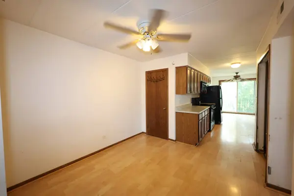 9900 TREETOP DR #2E, Orland Park, IL 60462