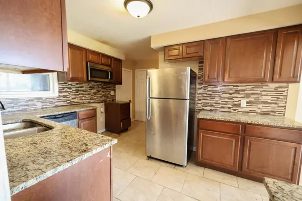 7815 Carolina PL, Merrillville, IN 46410