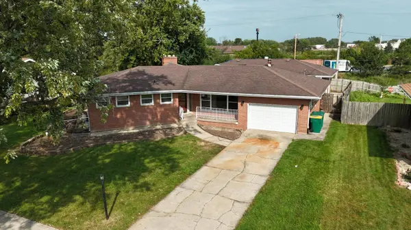 7815 Carolina PL, Merrillville, IN 46410
