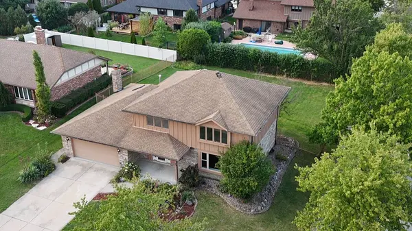 8216 Eynsford DR, Orland Park, IL 60462