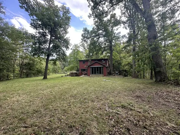 2200 W Thorn LN, Crete, IL 60417