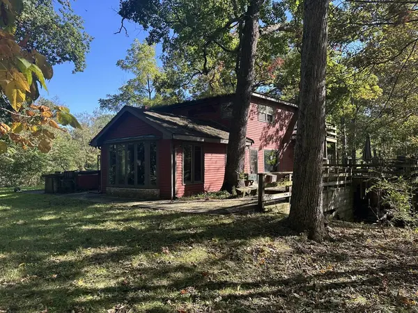 2200 W Thorn LN, Crete, IL 60417