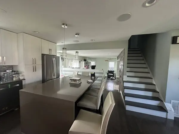 1105 Wilmington LN, Hoffman Estates, IL 60169