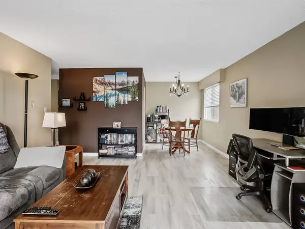 12096 222 ST #207, Maple Ridge, BC V2X 5W1