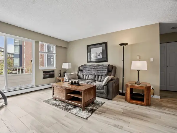 12096 222 ST #207, Maple Ridge, BC V2X 5W1