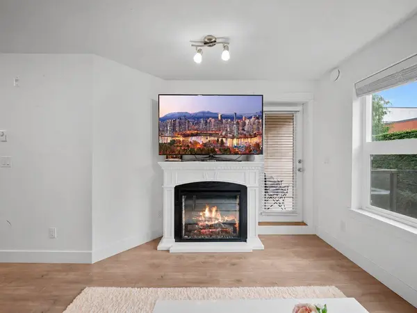 30515 Cardinal AVE #213, Abbotsford, BC V2T 0A8