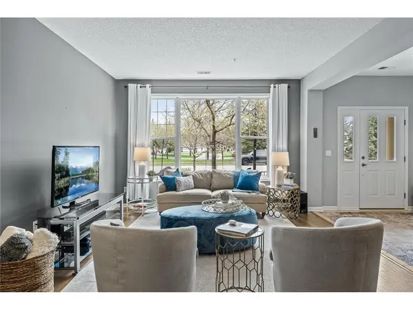 8417 Townsend Dr, Eden Prairie, MN 55344-4405