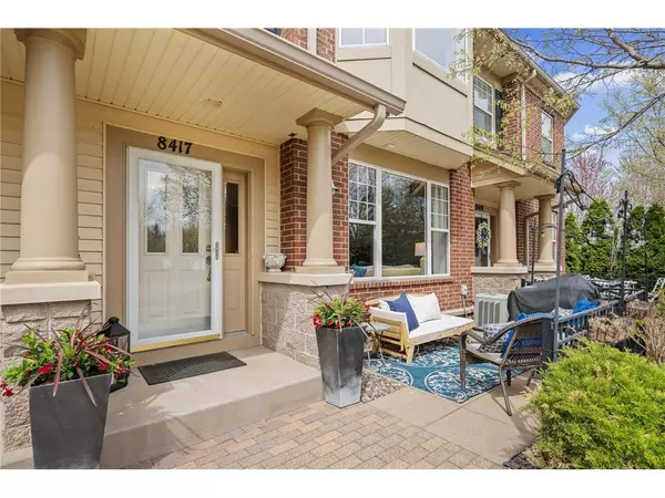 8417 Townsend Dr, Eden Prairie, MN 55344-4405