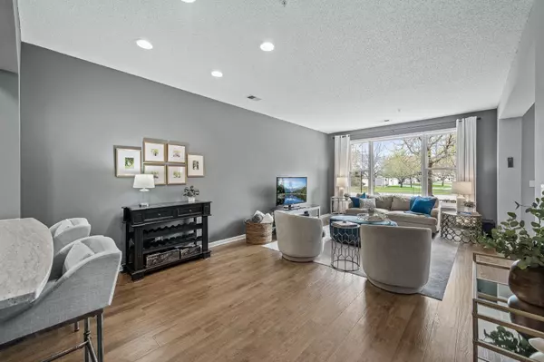 8417 Townsend DR, Eden Prairie, MN 55344