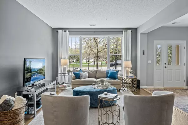 8417 Townsend DR, Eden Prairie, MN 55344