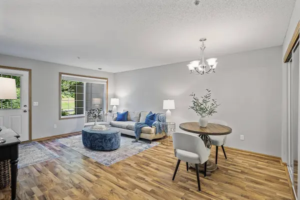 8484 Minuteman Alcove, Eden Prairie, MN 55344