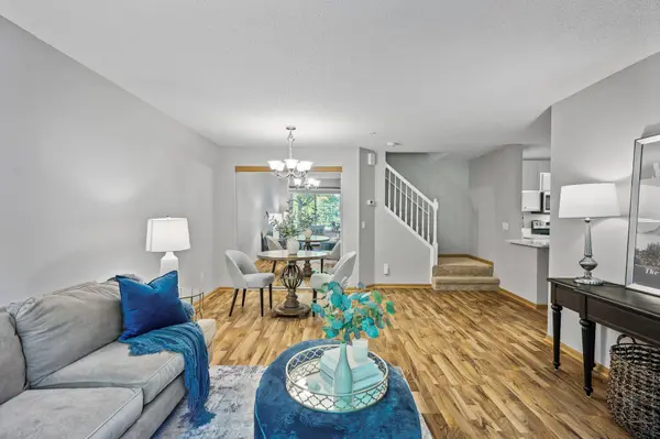 8484 Minuteman Alcove, Eden Prairie, MN 55344
