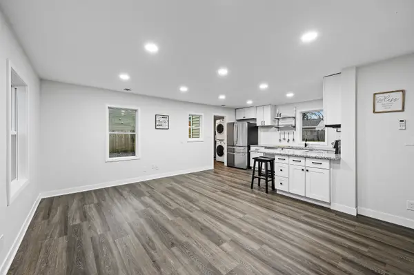 8242 Bloomington Ave S, Minneapolis, MN 55425-1724