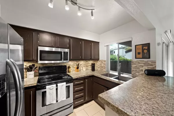 8023 Caminito De Pizza #E, San Diego, CA 92108