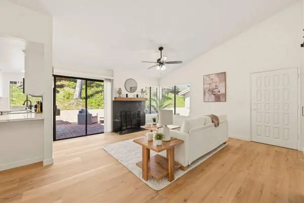 12855 Via Moura, San Diego, CA 92128