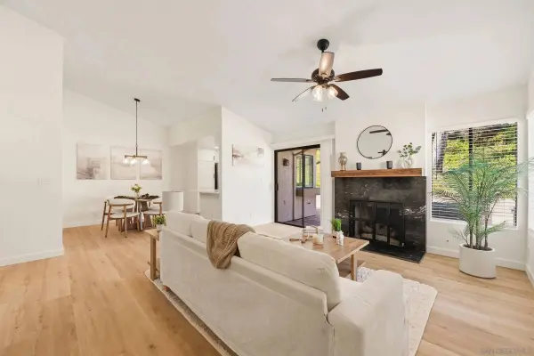 12855 Via Moura, San Diego, CA 92128