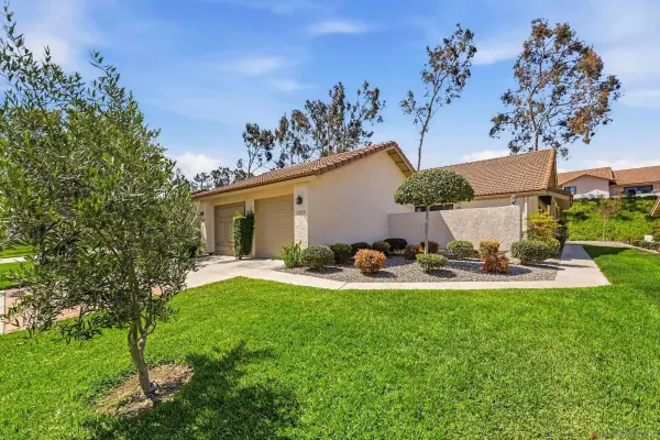 12855 Via Moura, San Diego, CA 92128