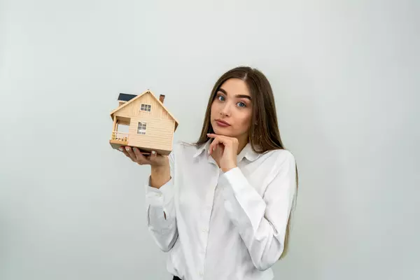 Should You Sell Your Home Now or Wait? A Realtor's Guide to Making the Right Decision