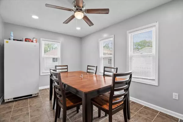 752 N 9TH AVE, Kankakee, IL 60901