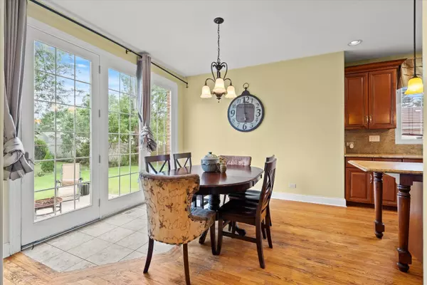 6241 W 80Th ST, Burbank, IL 60459