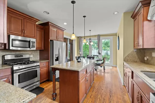 6241 W 80Th ST, Burbank, IL 60459