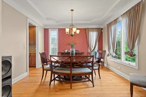 6241 W 80Th ST, Burbank, IL 60459