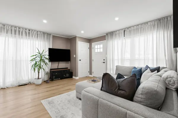 15930 76th AVE, Tinley Park, IL 60477