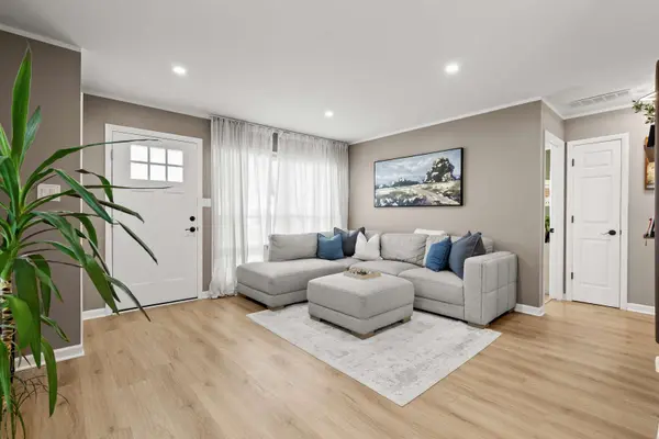 15930 76th AVE, Tinley Park, IL 60477