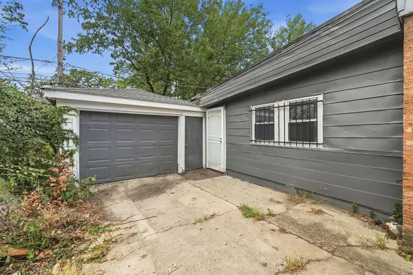 9668 S Luella AVE, Chicago, IL 60617