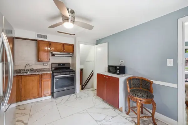 9668 S Luella AVE, Chicago, IL 60617