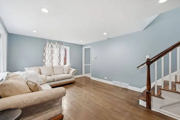 9668 S Luella AVE, Chicago, IL 60617