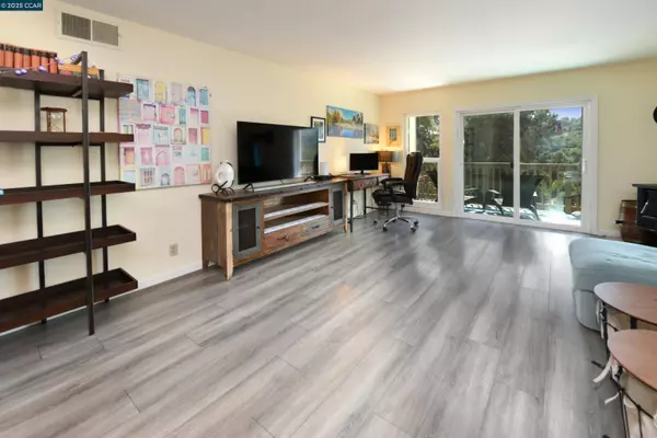 1984 Ascot Dr #C, Moraga, CA 94556