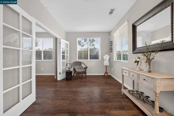 328 Silver Bell Way, Oakley, CA 94561