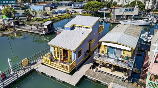 2394 Mariner Square Dr #B2, Alameda, CA 94501