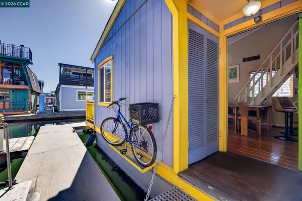 2394 Mariner Square Dr #B2, Alameda, CA 94501