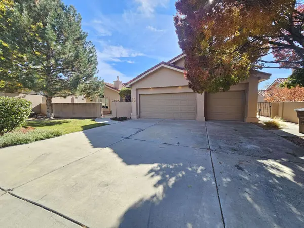 12076 Crimson Glory RD NE, Albuquerque, NM 87122