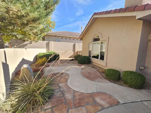 12076 Crimson Glory RD NE, Albuquerque, NM 87122