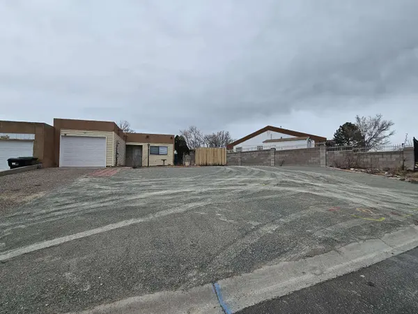 571 Star Villa CIR SE, Rio Rancho, NM 87124