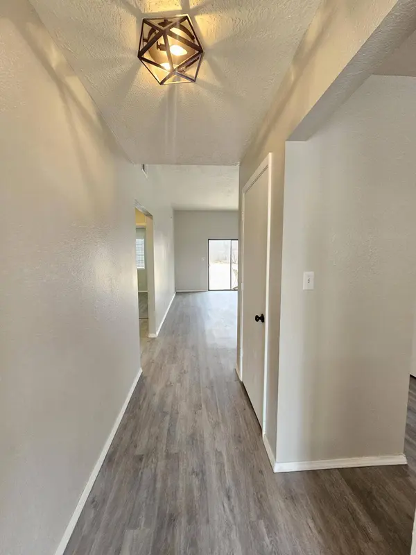 571 Star Villa CIR SE, Rio Rancho, NM 87124
