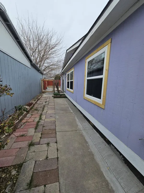 8404 Brook ST NE, Albuquerque, NM 87113