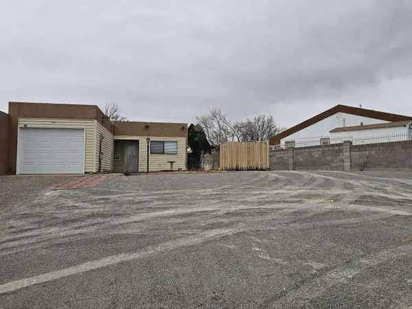 571 Star Villa CIR SE, Rio Rancho, NM 87124