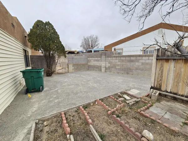 571 Star Villa CIR SE, Rio Rancho, NM 87124
