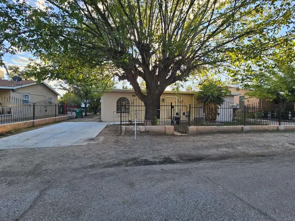 725 Cannon RD SW, Albuquerque, NM 87105
