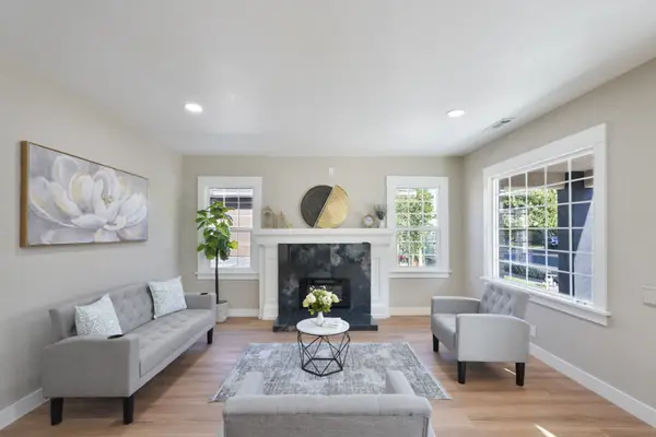 223 Anchor Ct, Modesto, CA 95354-0310